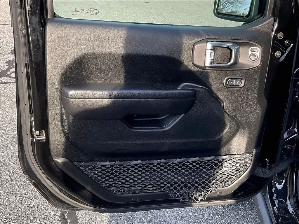 Used 2021 Black Jeep Sport image 9