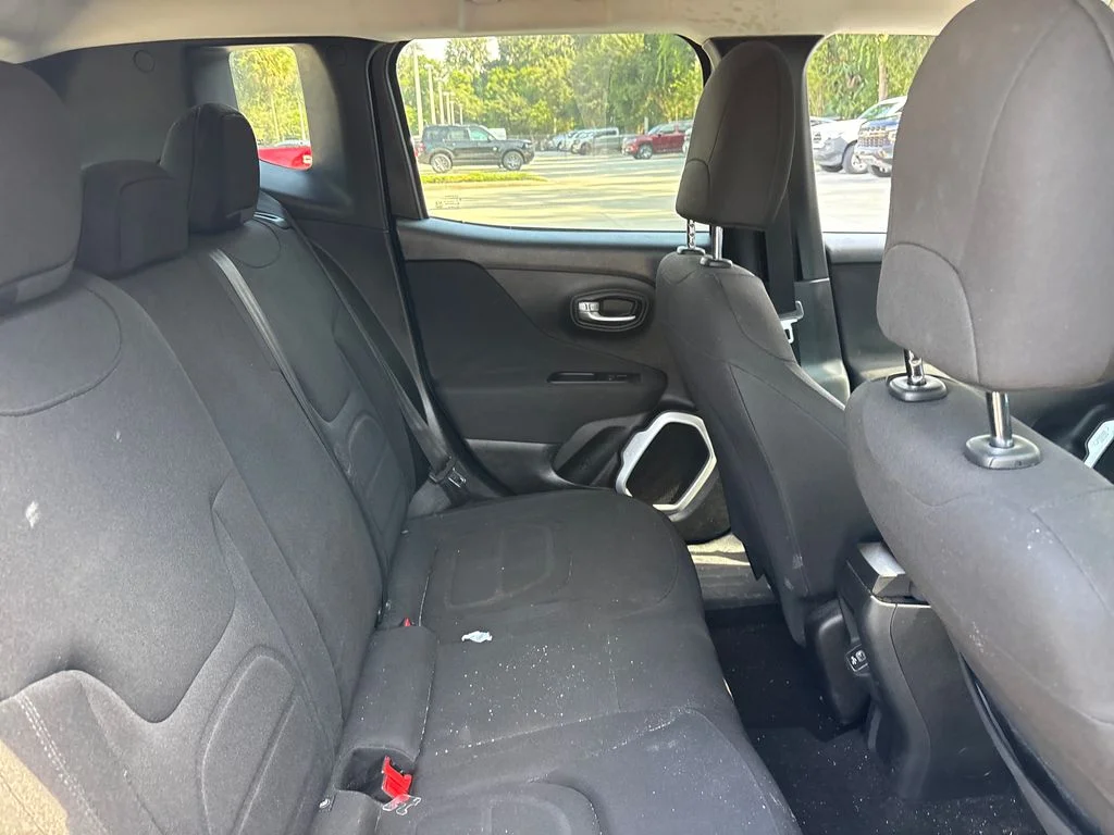 Certified Used 2018 Silver Jeep Latitude image 29