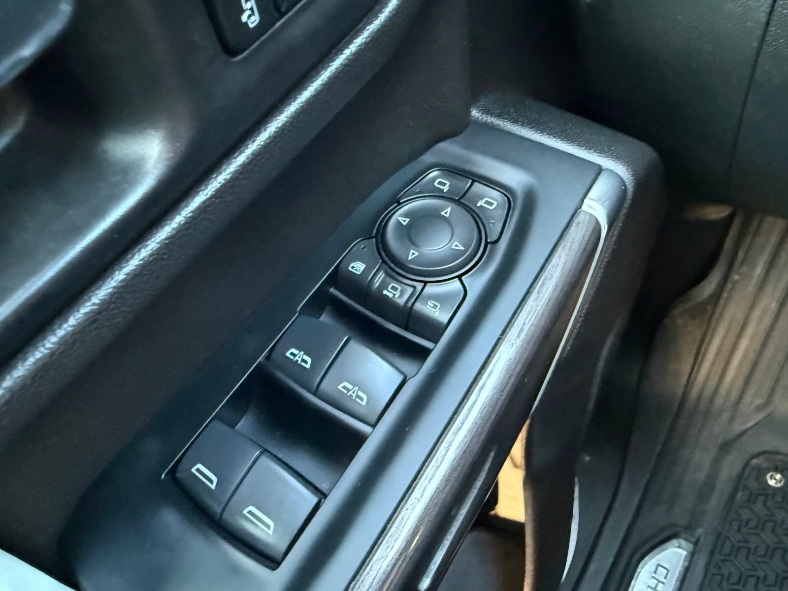 Used 2023 SUMMIT WHITE Chevrolet LTZ image 33