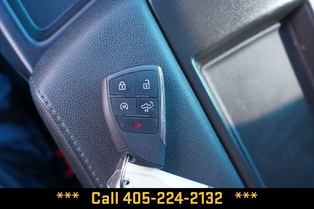 Used 2025 Summit White Chevrolet Custom image 37