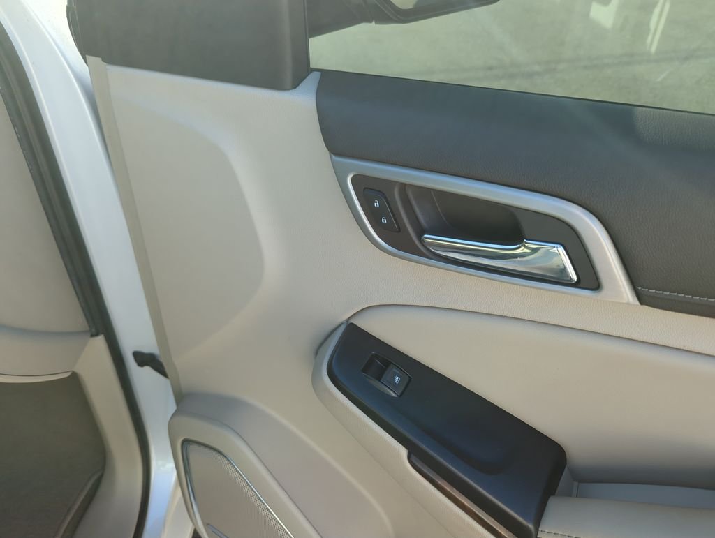 Used 2019 White GMC Denali image 36