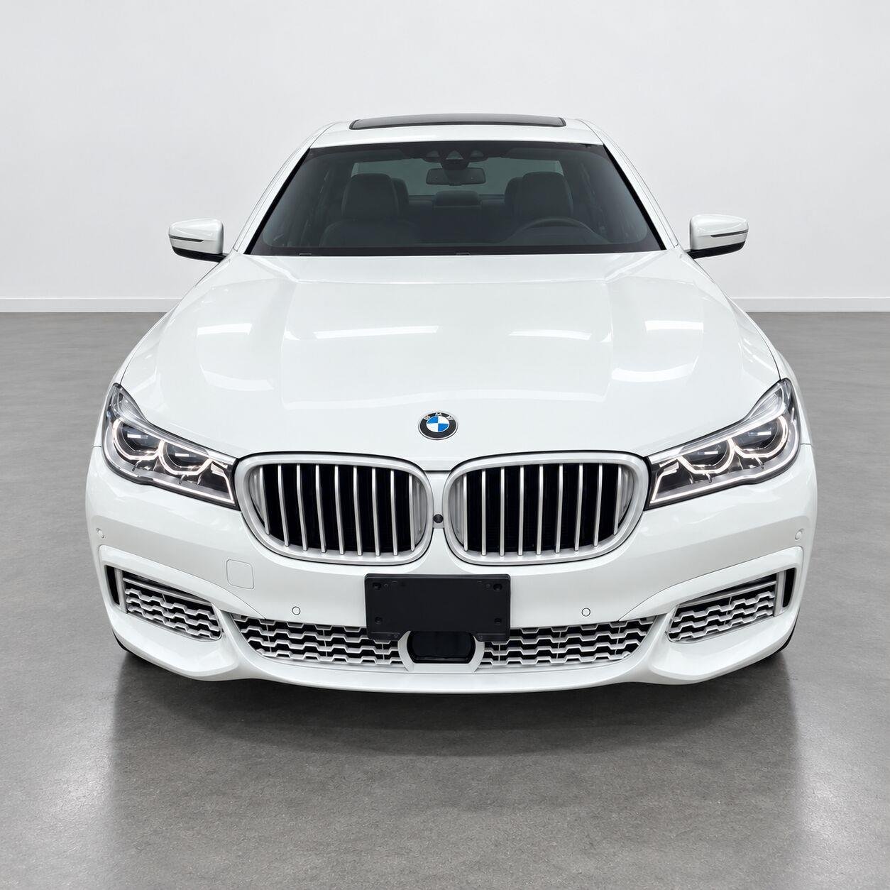 Used 2018 Alpine White BMW 750i xDrive image 8