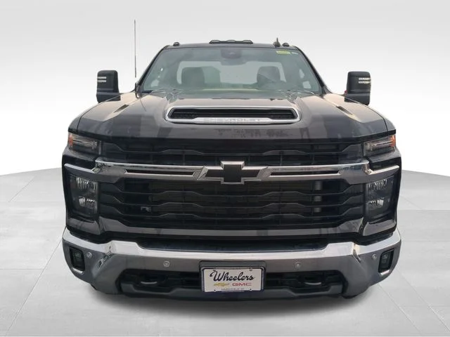 Used 2025 Black Chevrolet LT image 10