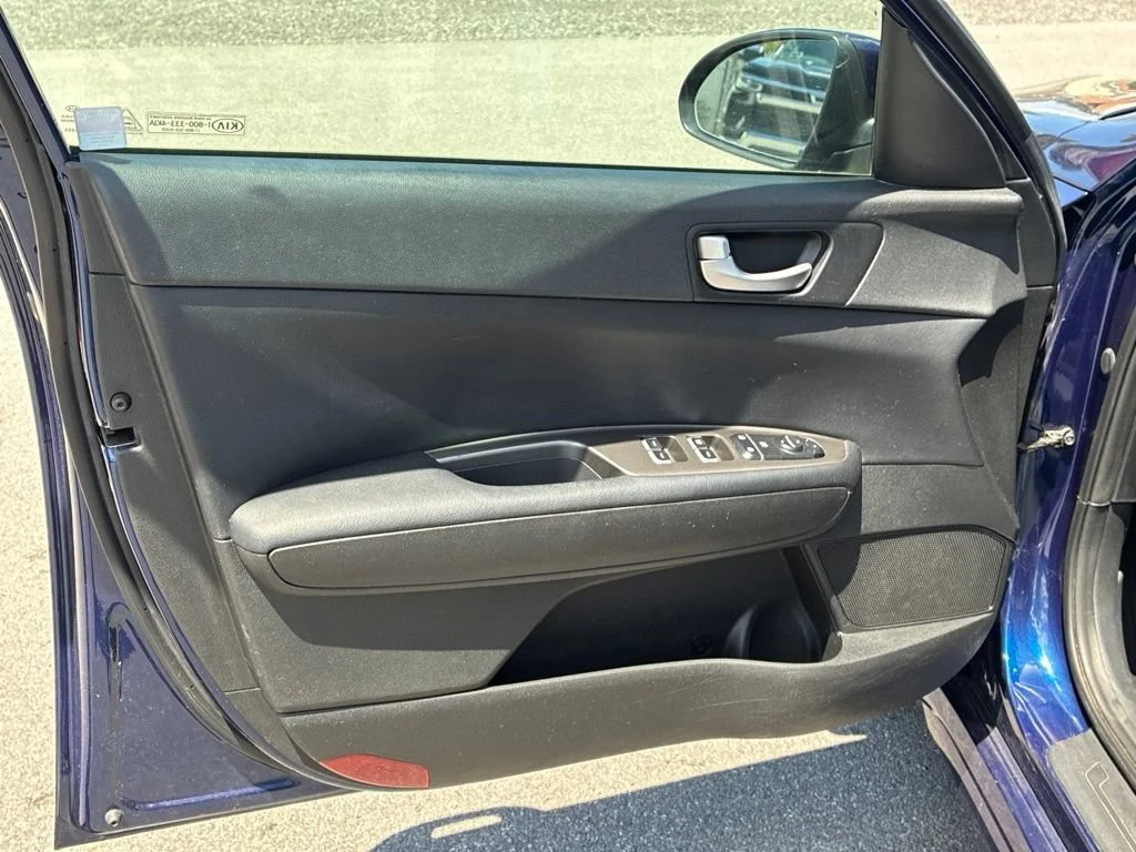 Used 2019 Horizon Blue Kia LX image 27