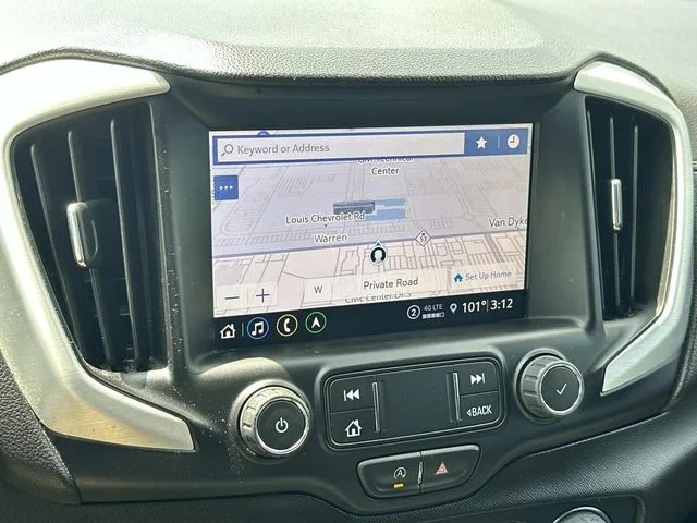 Used 2023 Silver GMC SLE image 29