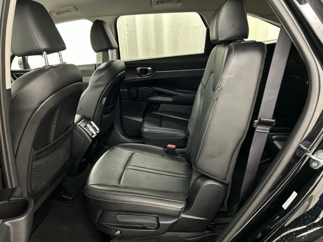 Used 2025  Kia EX image 23