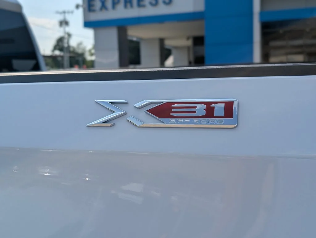 2026 GMC Sierra 1500 SLT - Photo 15