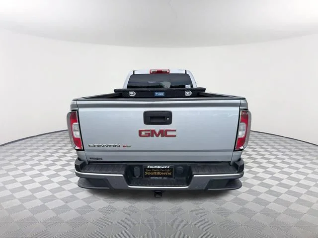 Used 2018 QUICKSILVER METALLIC GMC 2WD image 6