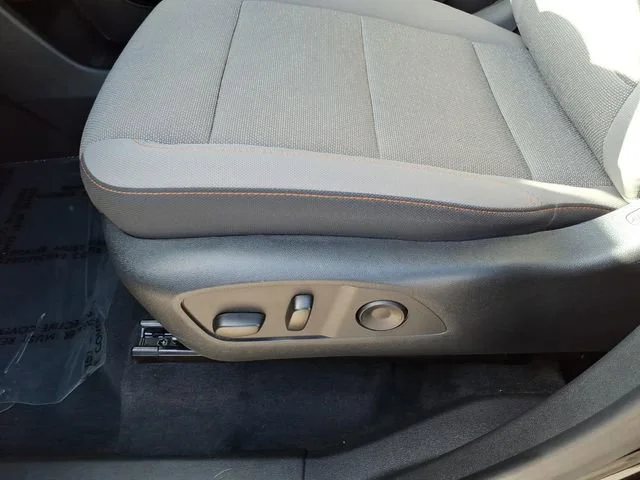 Used 2025 Mosaic Black Metallic Chevrolet LT image 16