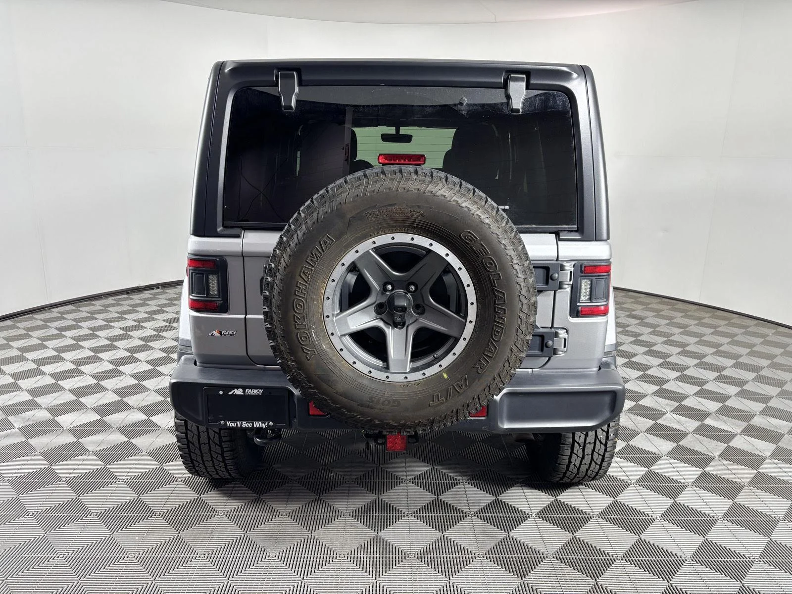 Used 2020 Billet Silver Metallic Jeep Sahara image 4