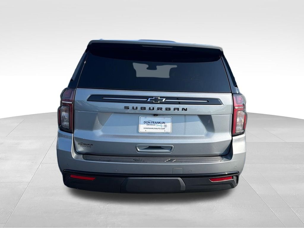 Used 2023 Gray Chevrolet Z71 image 4