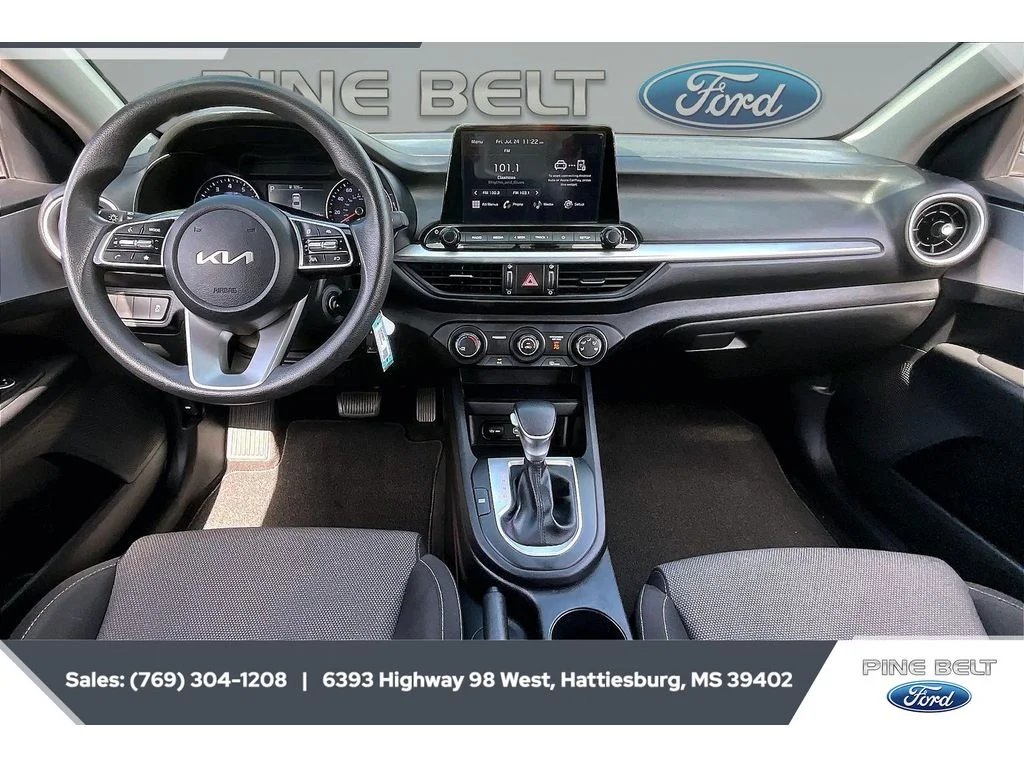 Used 2024 Snow White Pearl Kia LXS image 13
