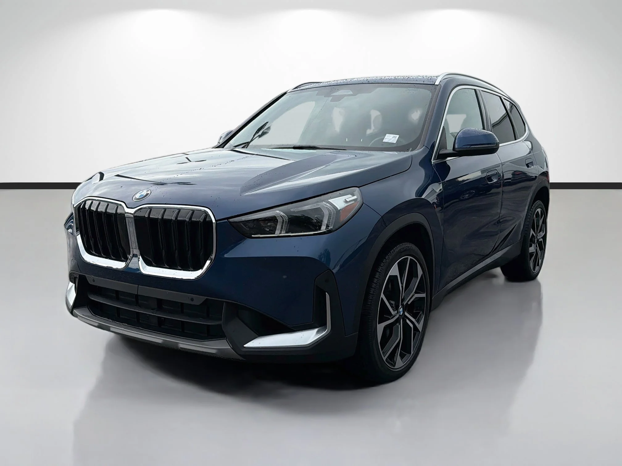 Used 2023 Phytonic Blue Metallic BMW xDrive28i image 7