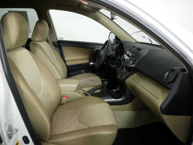 Used 2009 Super White Toyota w/ Extra Value Pkg image 15