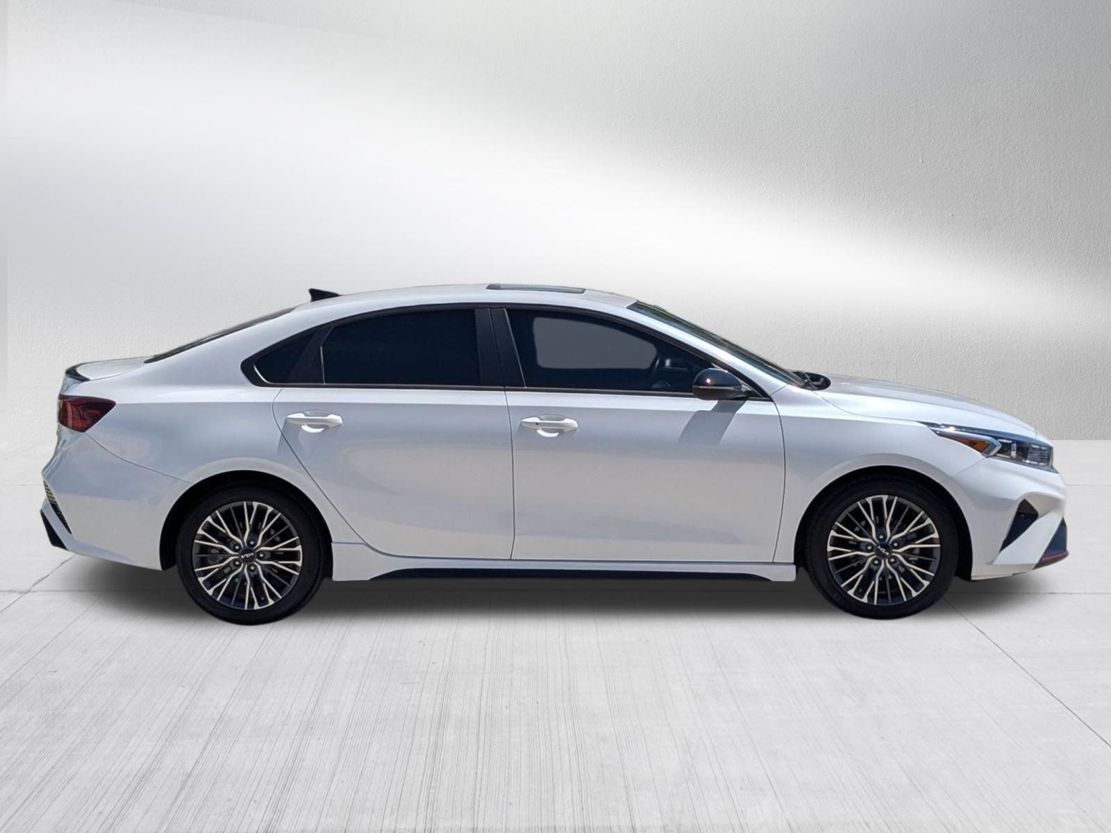 Used 2024 White Kia GT-Line image 6