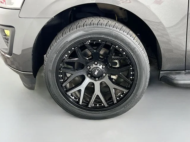 Used 2020 Gray Ford XLT image 26