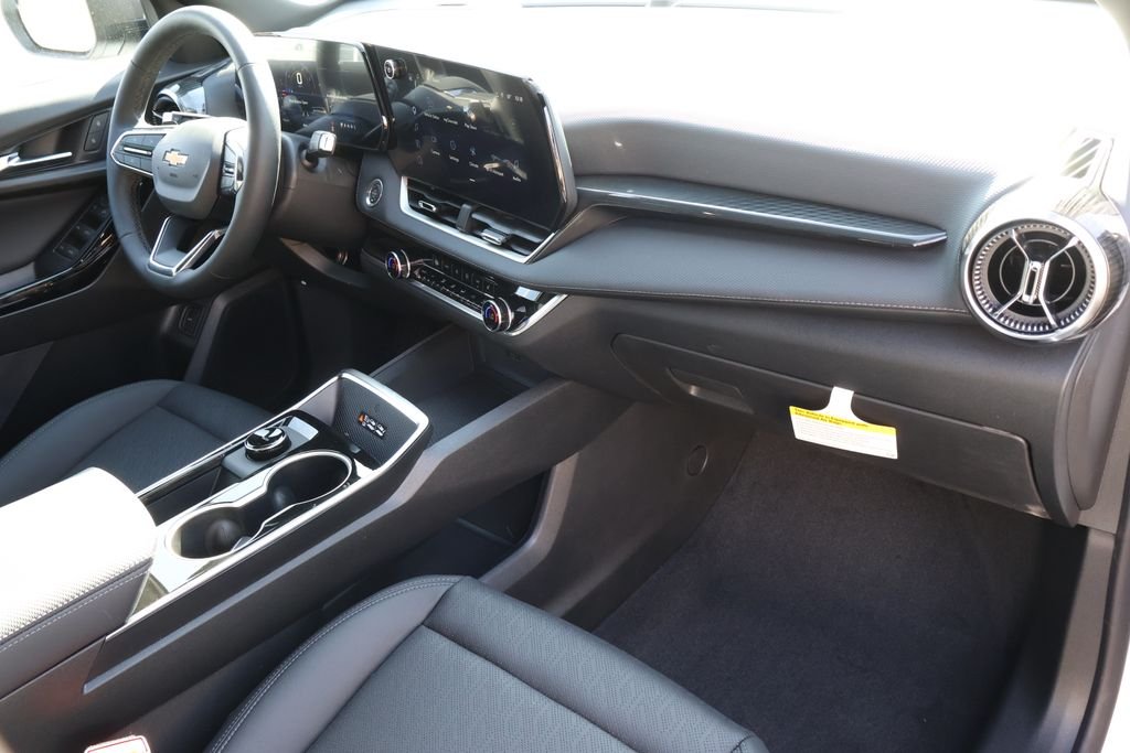 2027 Chevrolet Equinox LT - Photo 41