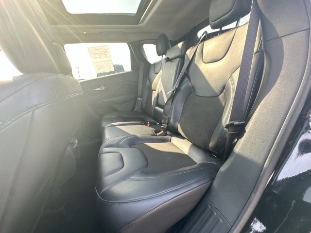 Used 2020 Black Jeep Latitude Plus image 25