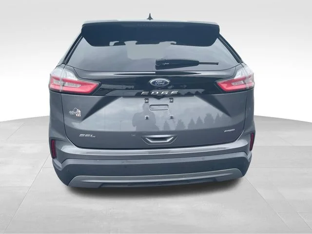 Used 2024 Gray Ford SEL image 4