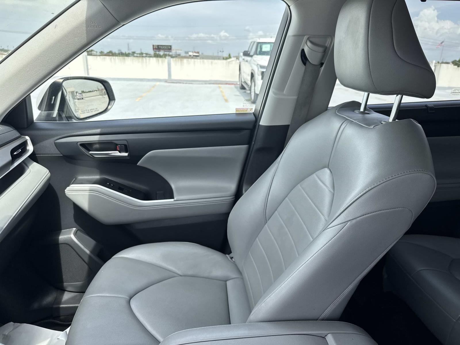 Used 2023 Wind Chill Pearl Toyota XLE image 16