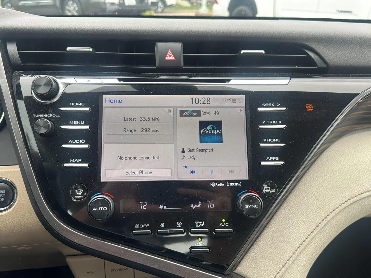 Used 2020 Wind Chill Pearl Toyota XLE image 9