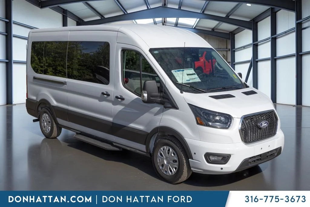 New 2026 Oxford White Ford Passenger Van XLT image 31
