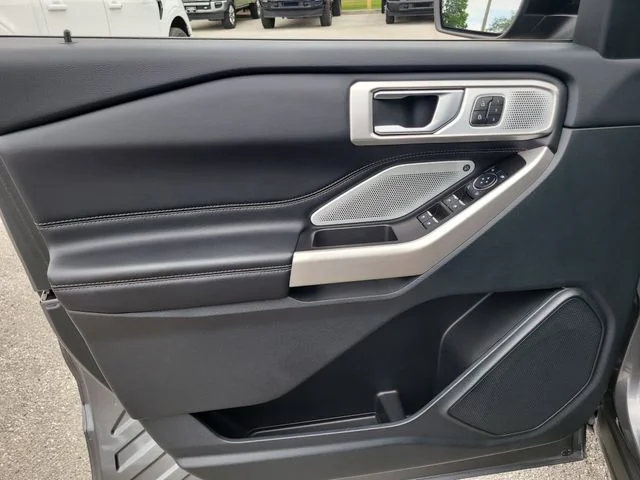 Used 2024 Gray Ford Limited image 18