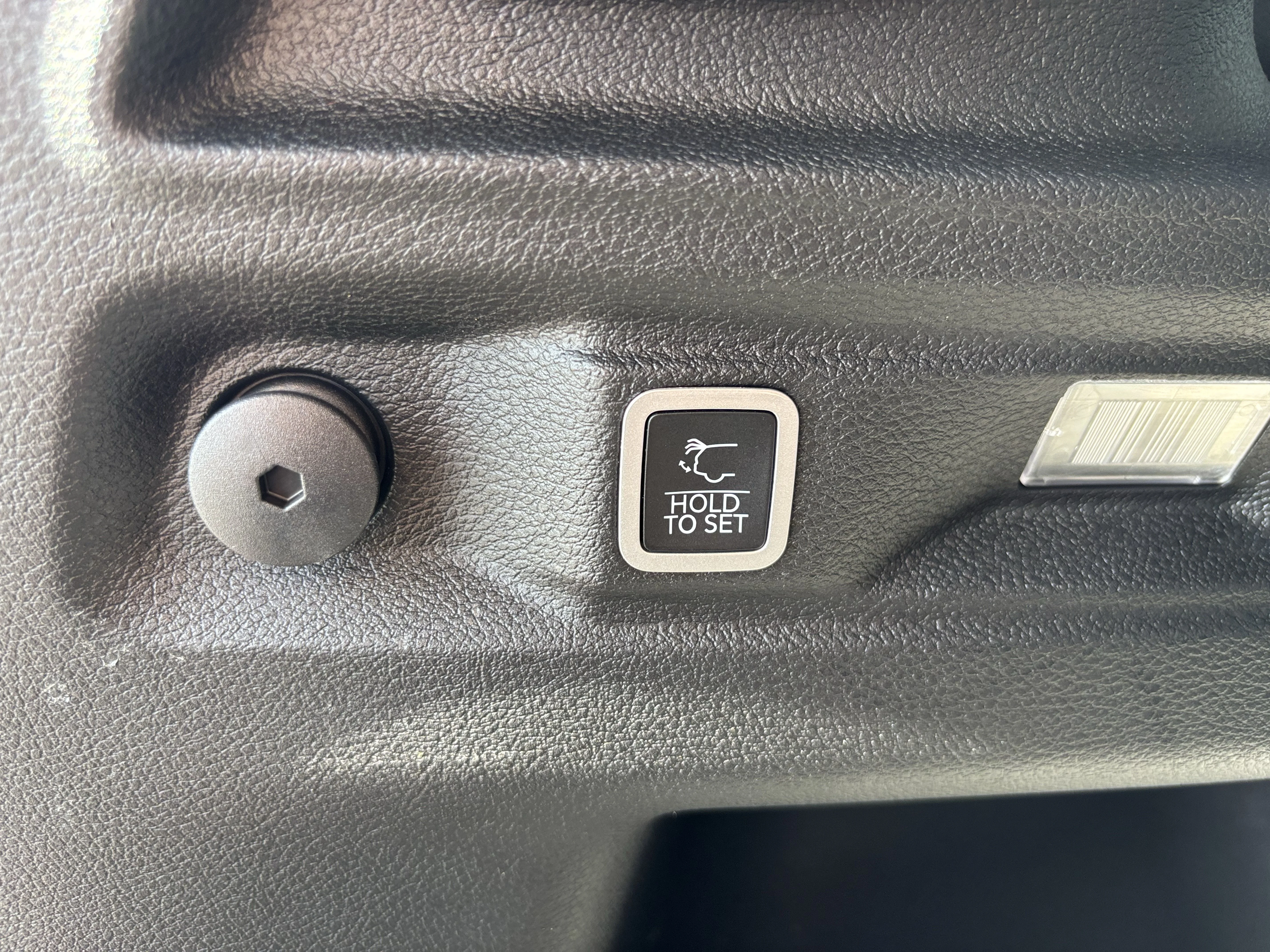 Used 2024 Velvet Red Pearlcoat Jeep Limited image 34