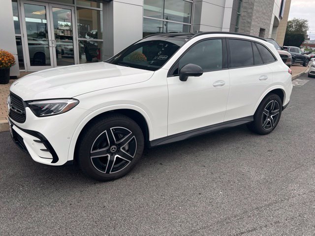 Used 2024 White Mercedes-Benz GLC 300 image 1