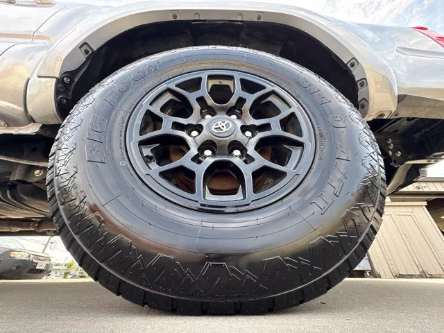 Used 2020 Silver Toyota SR5 image 9