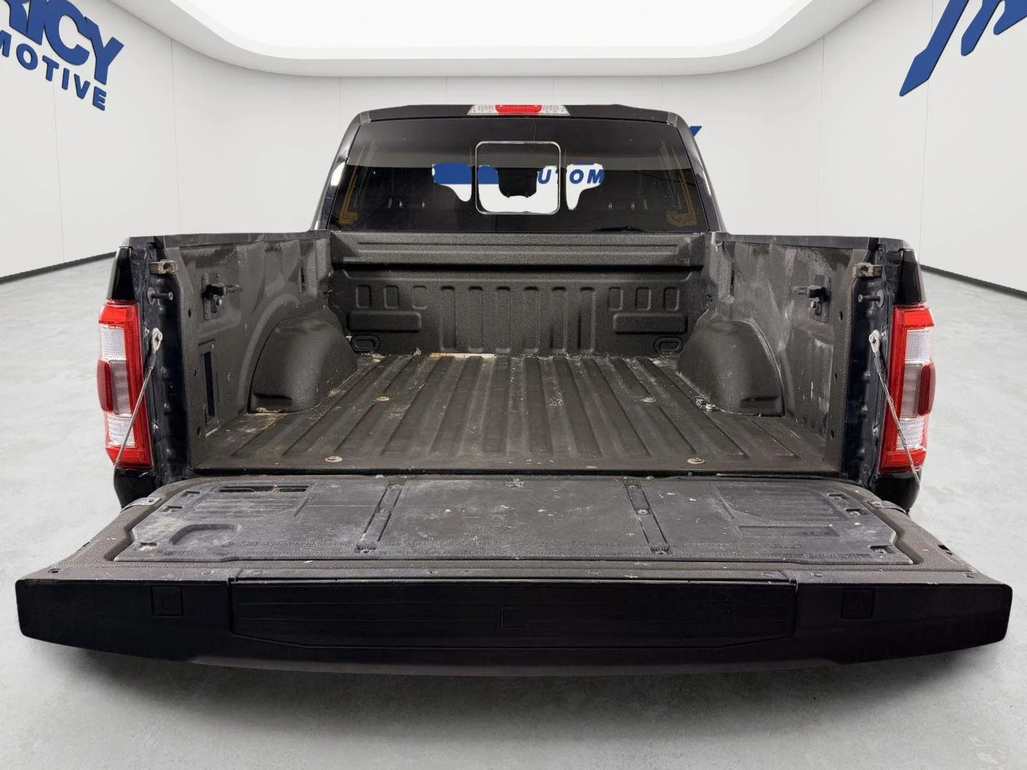 Used 2022 Agate Black Ford LARIAT image 5
