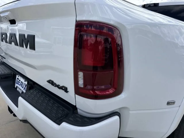 New 2027 Bright White Clear-Coat Exterior Paint RAM Limited image 21
