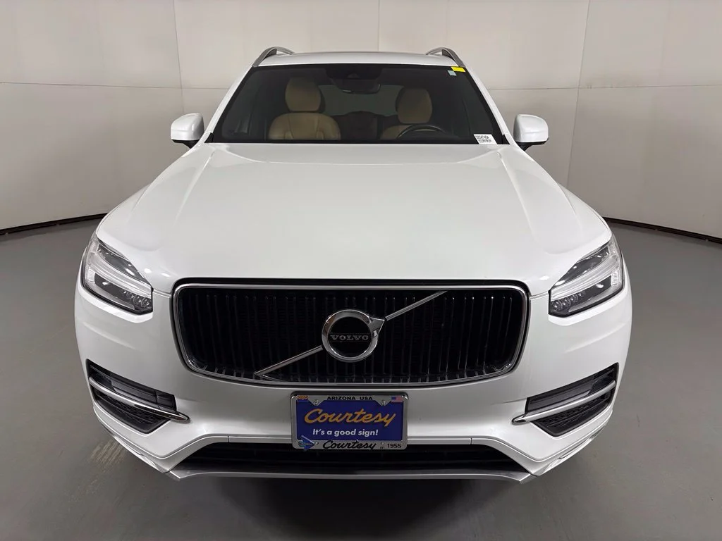 Used 2019 White Volvo T6 Momentum image 3