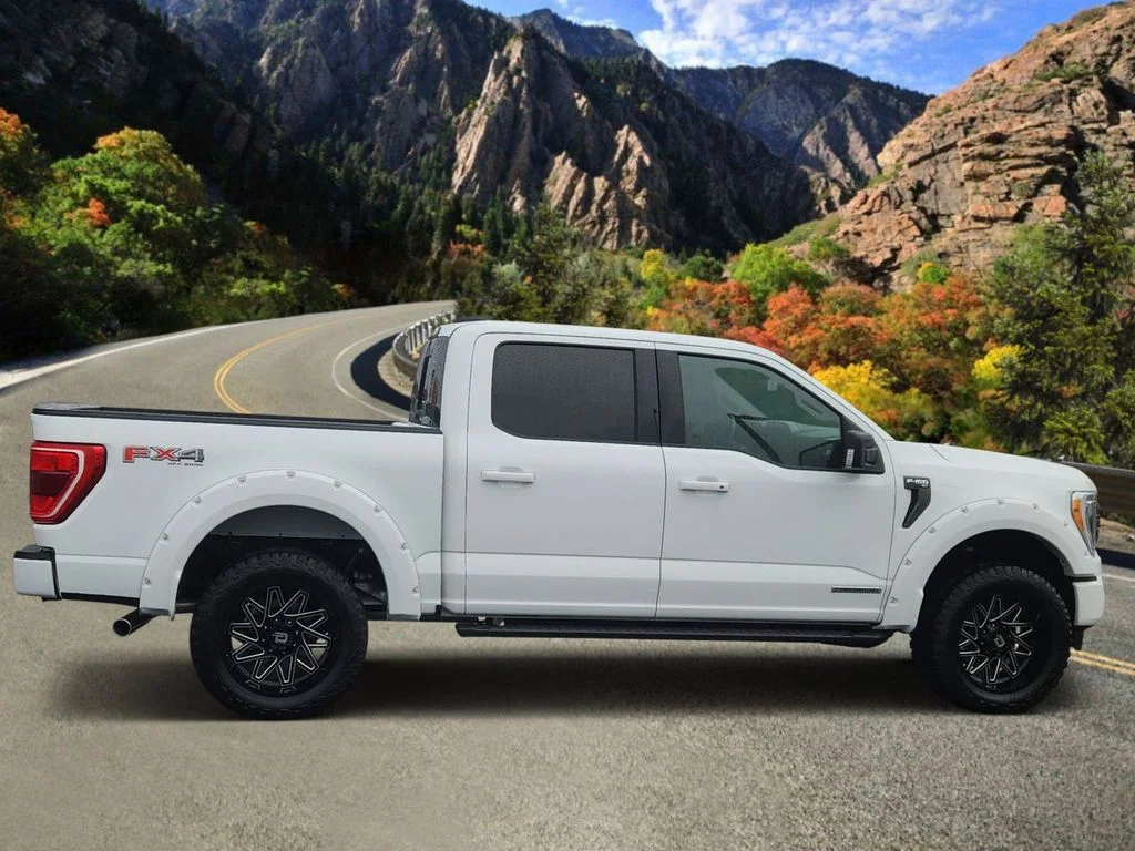 Used 2023 White Ford XLT image 2
