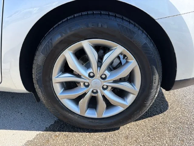 Used 2020 Silver Kia EX image 31