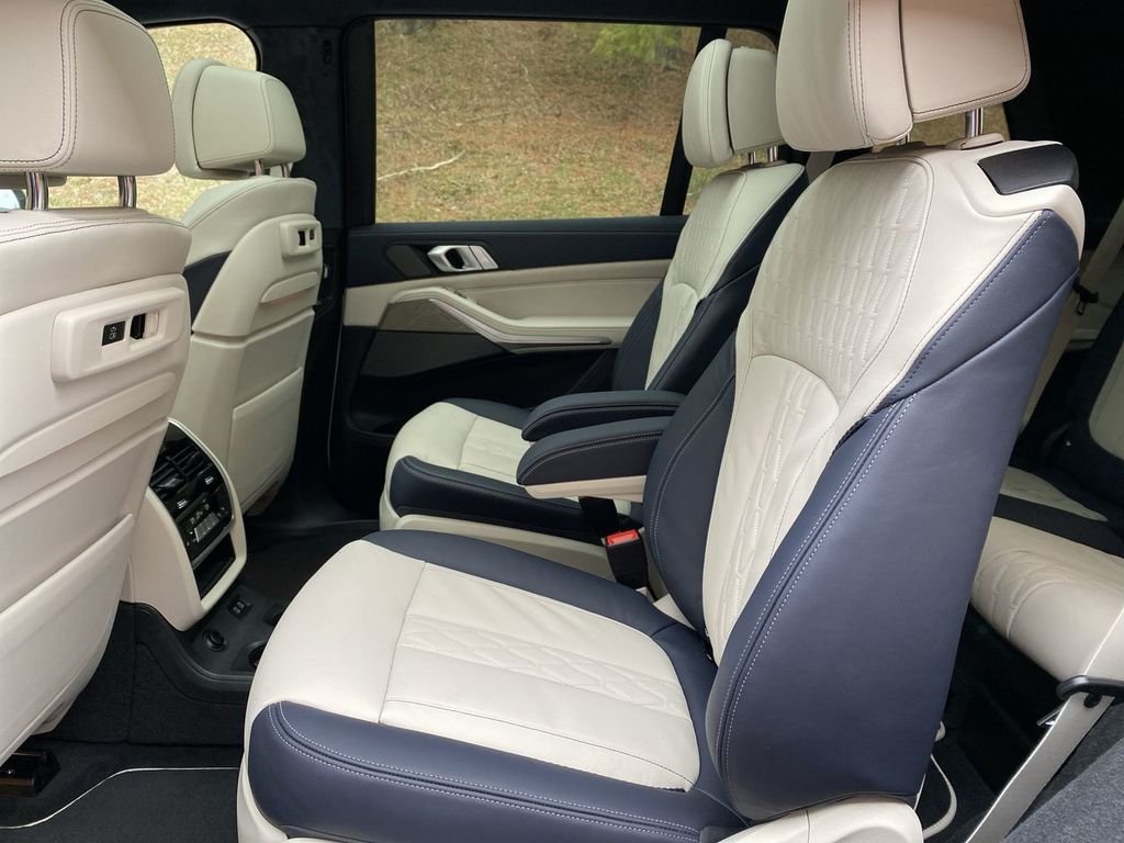 Used 2020 White BMW xDrive40i image 49
