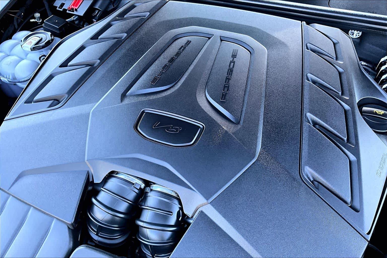 Used 2024  Porsche S image 31