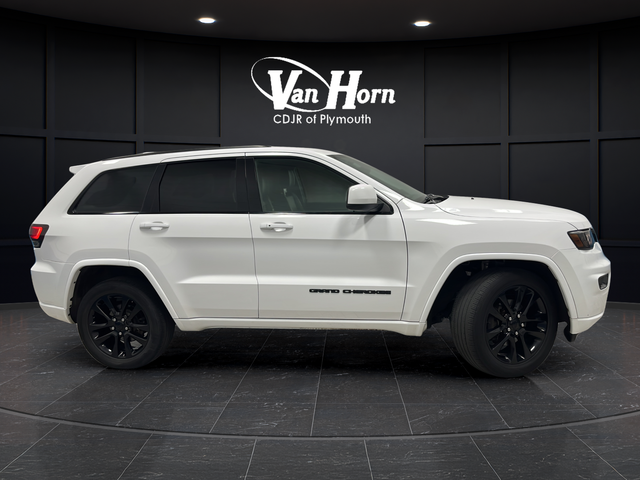 Used 2018 Bright White Clearcoat Jeep Altitude image 8