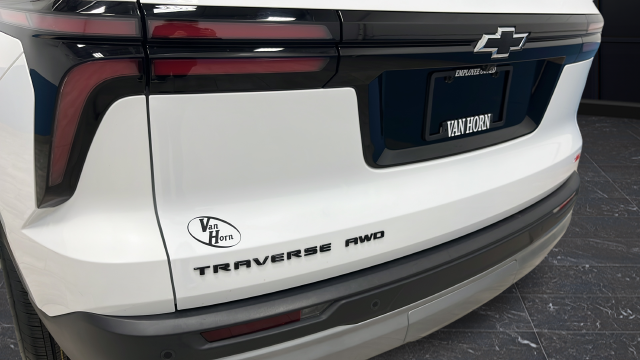 Used 2024 Summit White Chevrolet Z71 image 41