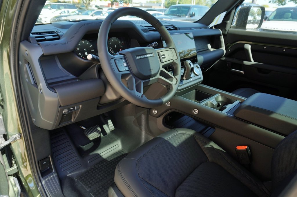 New 2026 Woolstone Green Land Rover S image 12