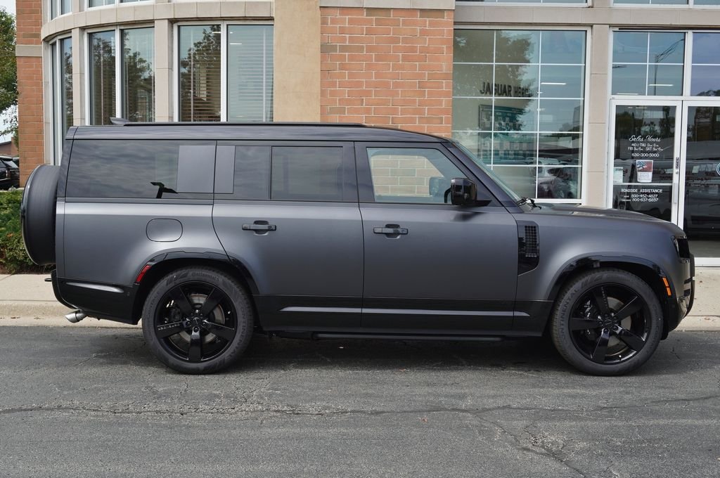 New 2026 Carpathian Grey Land Rover V8 image 7