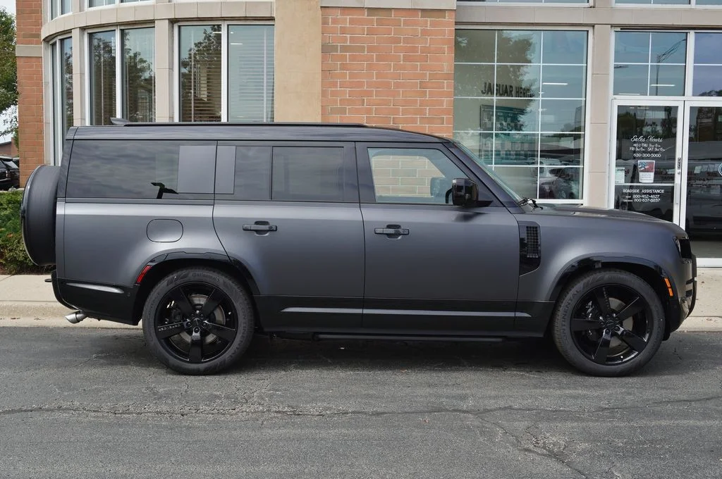 New 2026 Carpathian Grey Land Rover V8 image 7