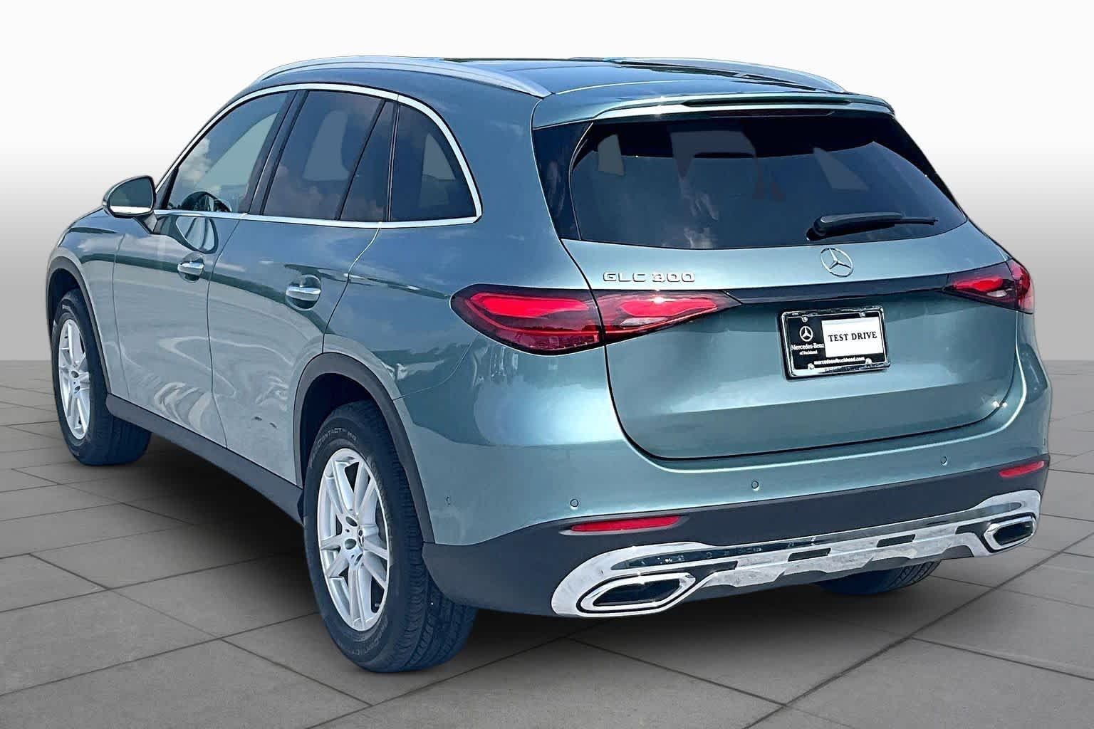 Used 2026 Verde Silver Metallic Mercedes-Benz GLC 300 image 11