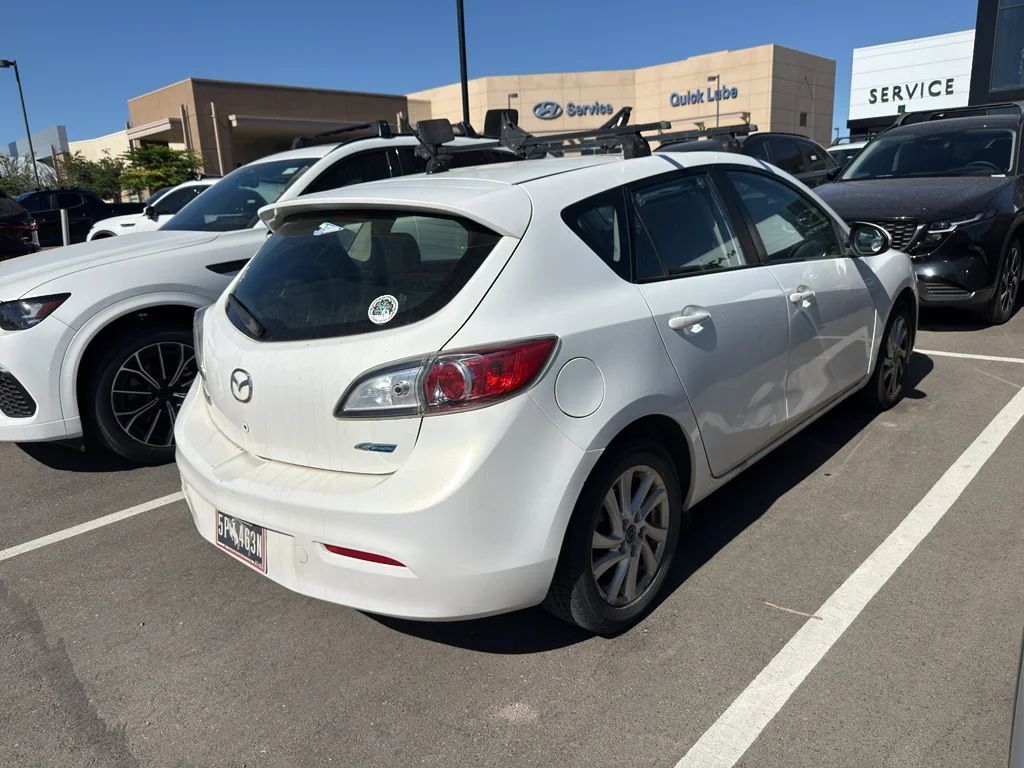 Used 2013 Crystal White Pearl Mica Mazda i Touring image 5