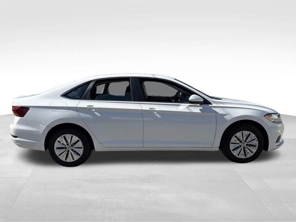 Used 2019 White Volkswagen 1.4T S image 10