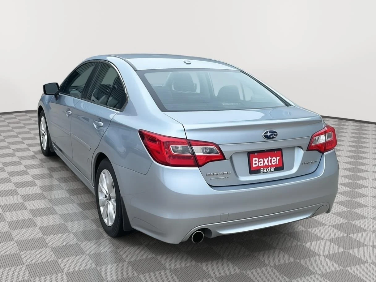 Used 2015 Ice Silver Metallic Subaru 2.5i Premium image 5