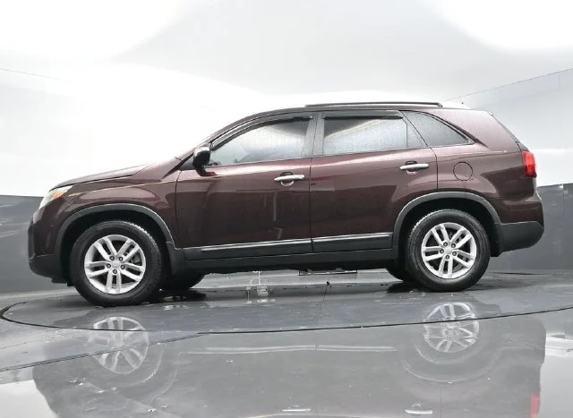 Used 2015 Red Kia LX image 32