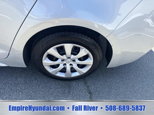 2024 Toyota Corolla LE - Photo 12