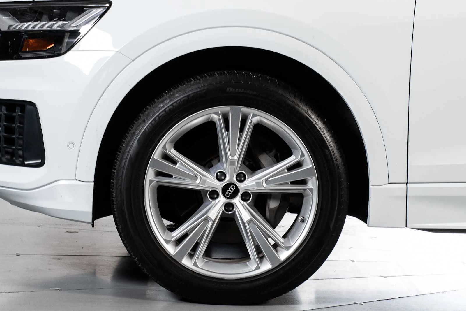 Used 2023 /WHITE Audi Premium Plus image 11