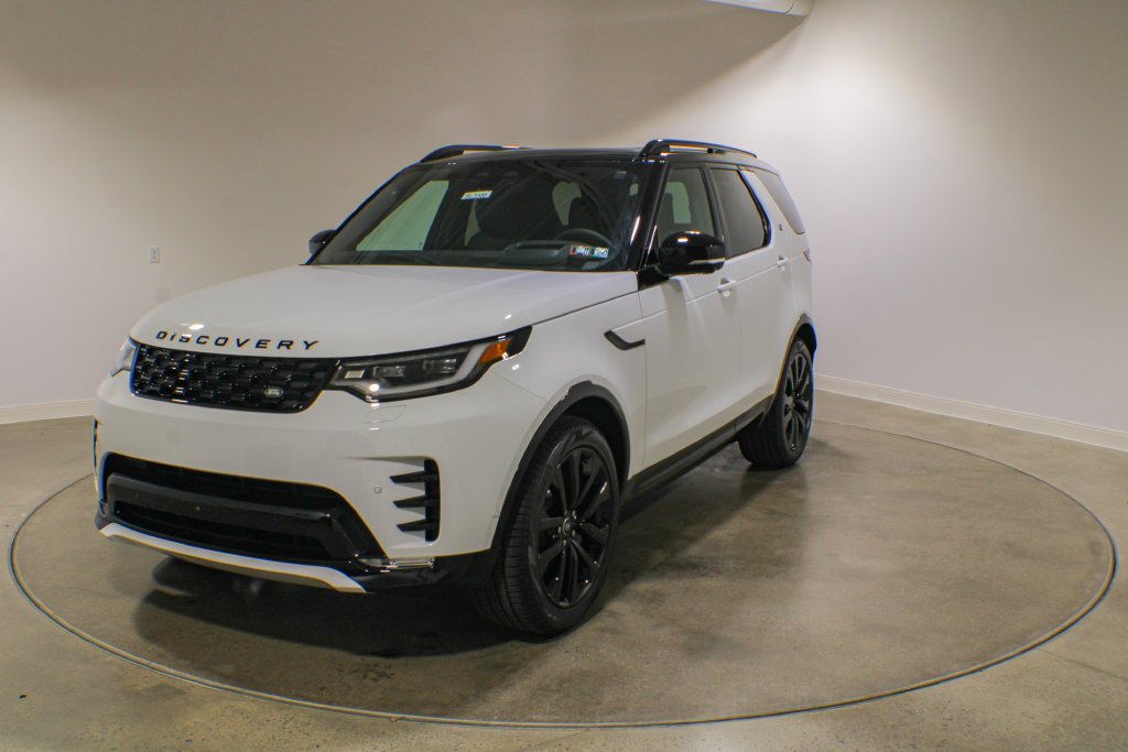 New 2026 Fuji White Land Rover Dynamic SE image 1
